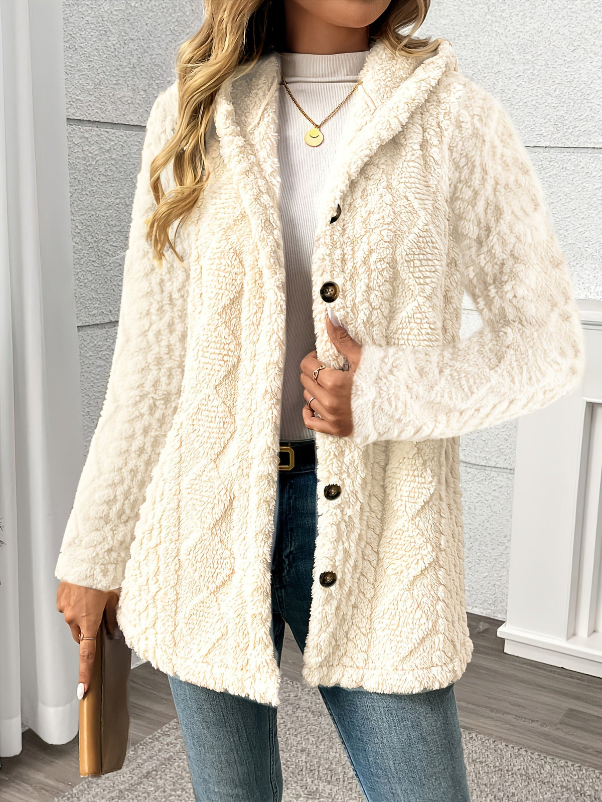 MANTEAU CAPUCHE MAILLE TORSADEE POUR FEMME