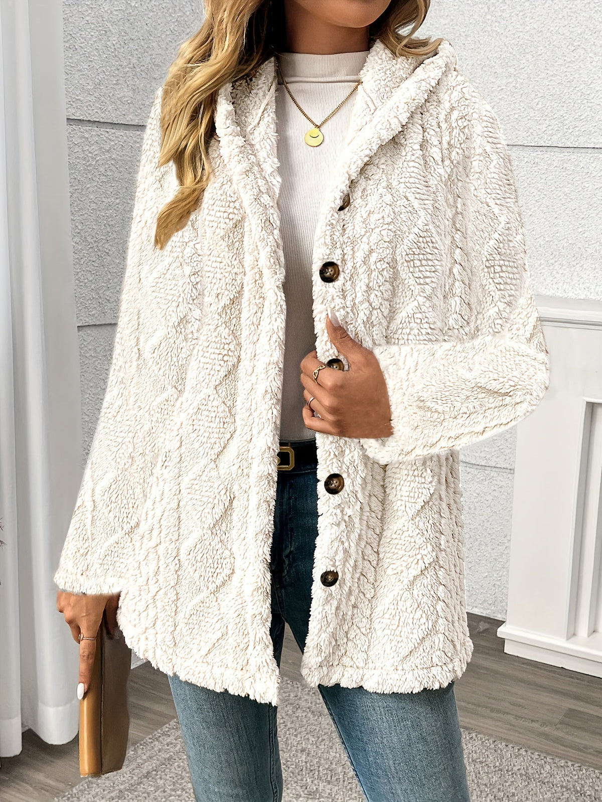 MANTEAU CAPUCHE MAILLE TORSADEE POUR FEMME