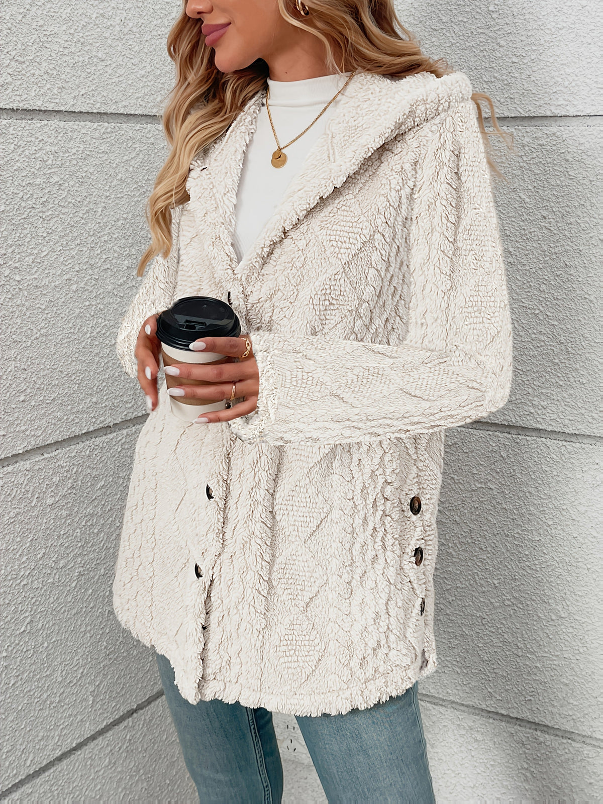 MANTEAU CAPUCHE MAILLE TORSADEE POUR FEMME